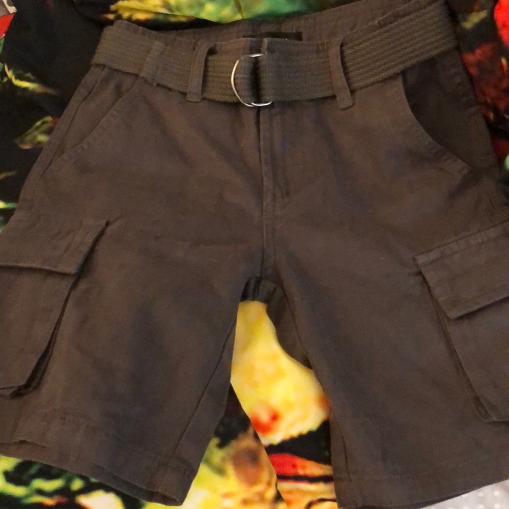 DKNY belt shorts size 7 and side pockets
